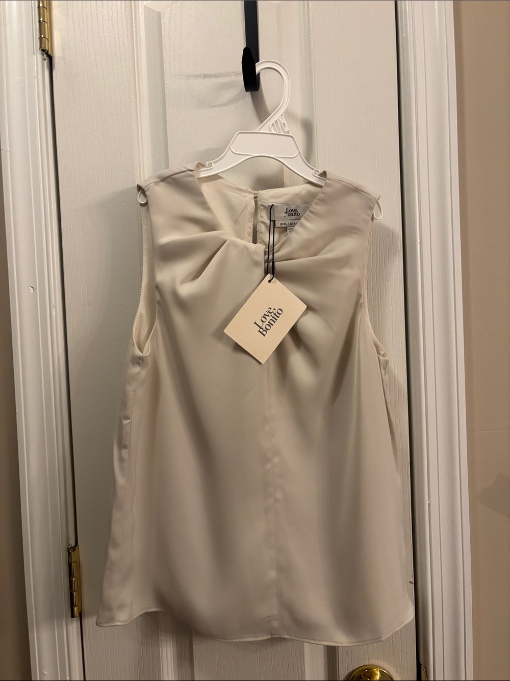 Love Bonito  Cream Sleeveless Blouse size 2